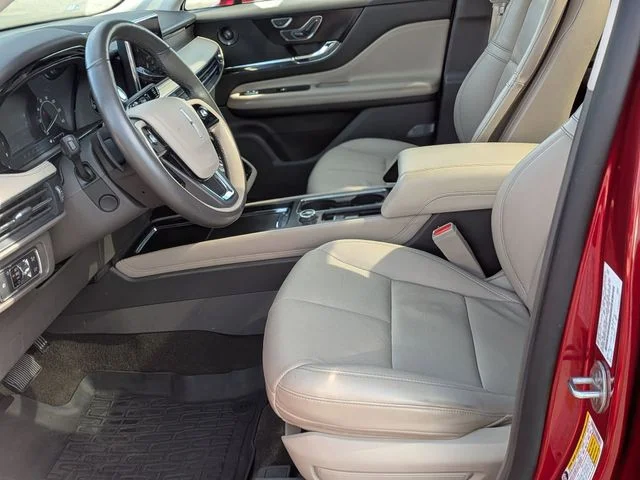Used 2020 Red Lincoln Reserve image 14