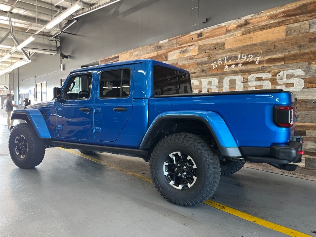Used 2024 Blue Pearl Jeep Rubicon image 4