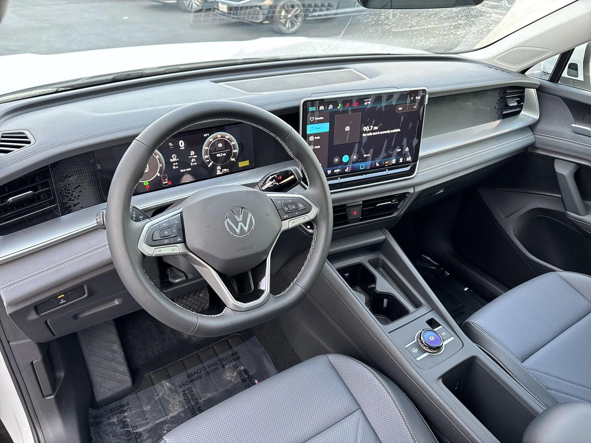 New 2026 Pure White Volkswagen SE image 18