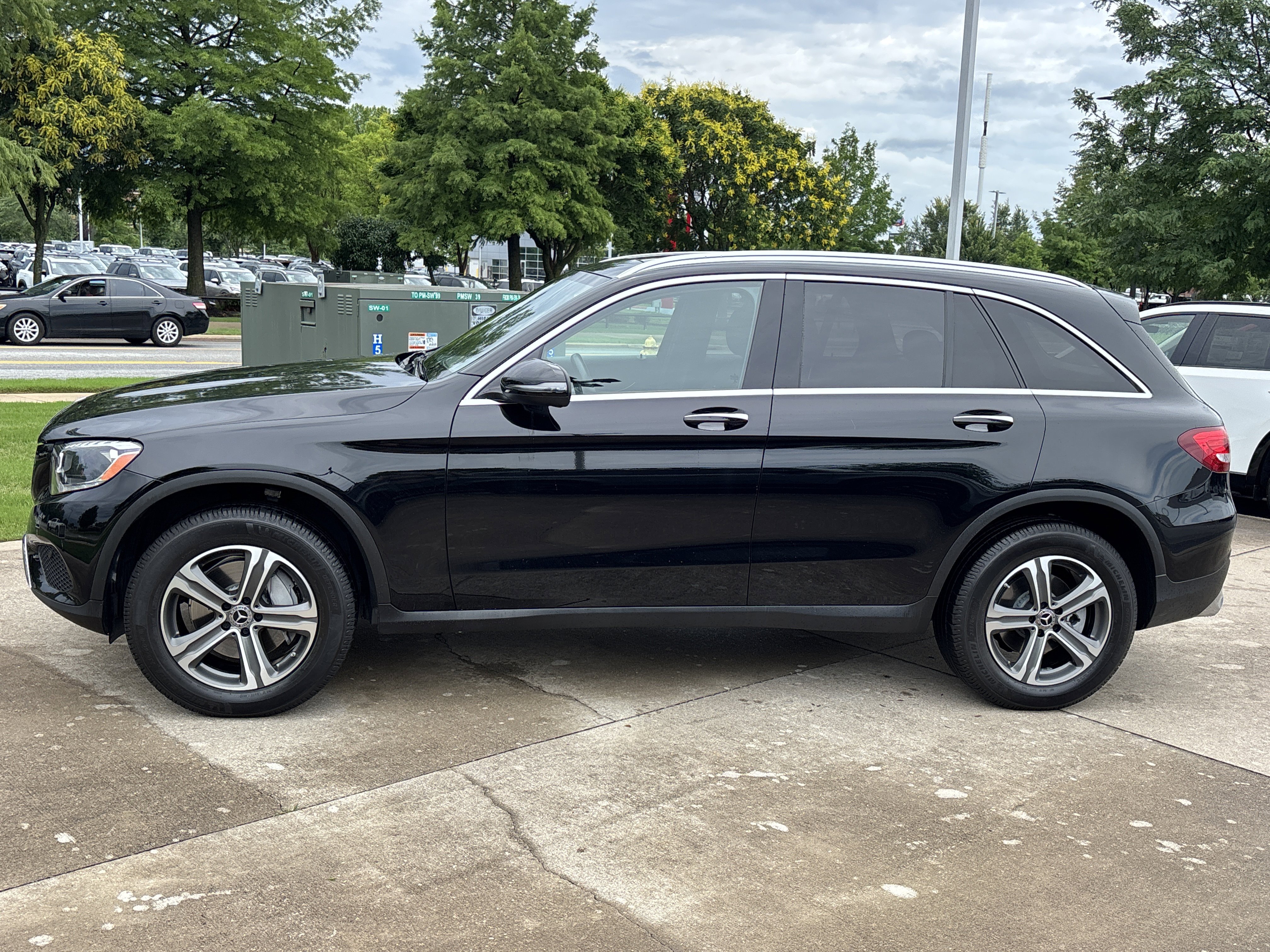 Used 2018 Black Mercedes-Benz GLC 300 4Matic image 11