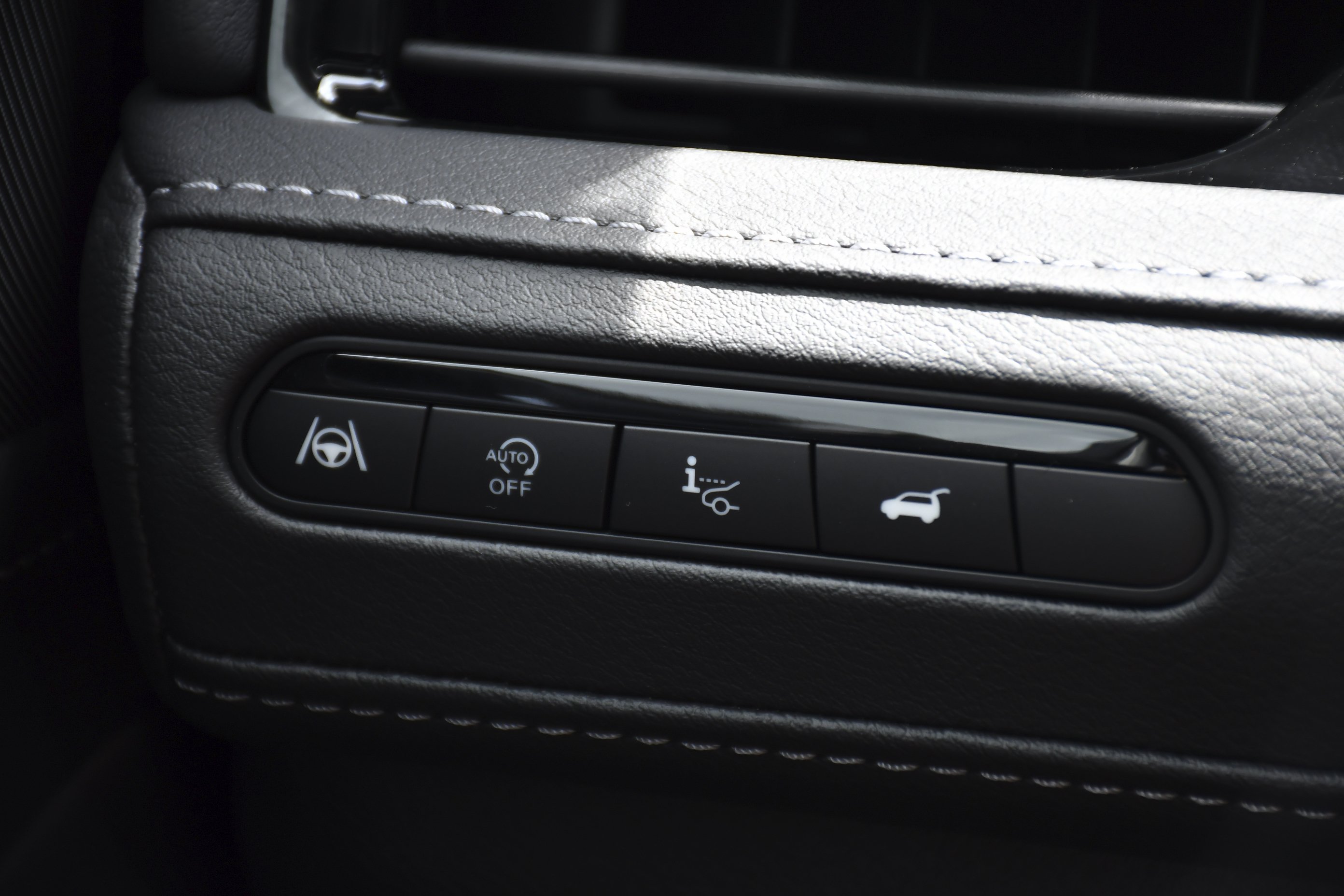 New 2026 BLACK OBSIDIAN INFINITI Luxe 2WD image 23