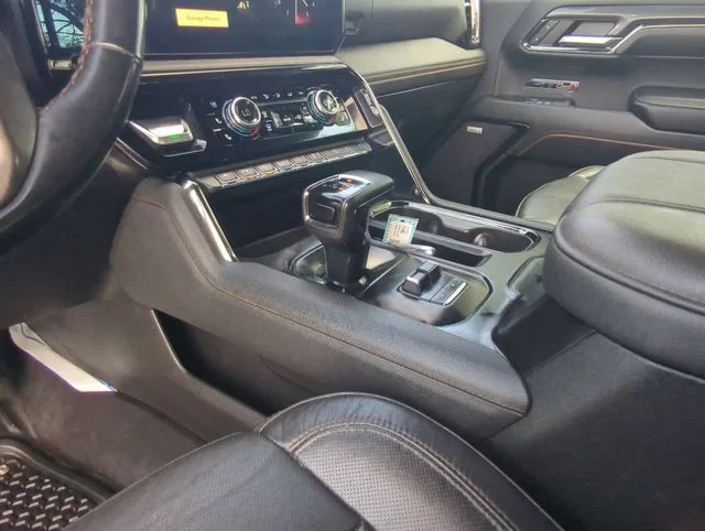 Used 2024 White GMC AT4 image 11