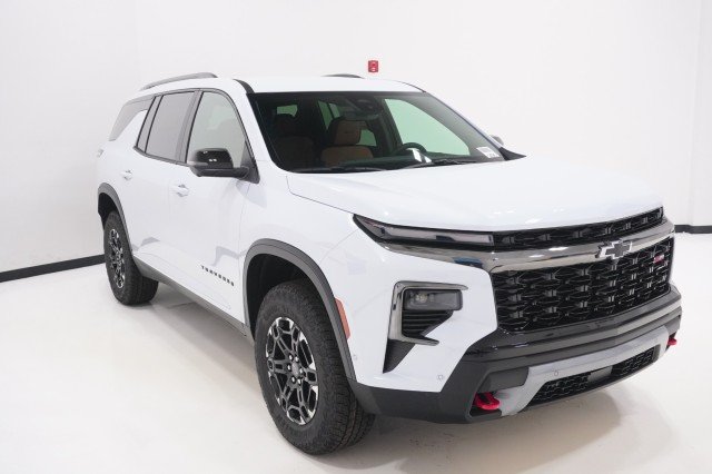 2027 Chevrolet Traverse Z71 - Photo 3
