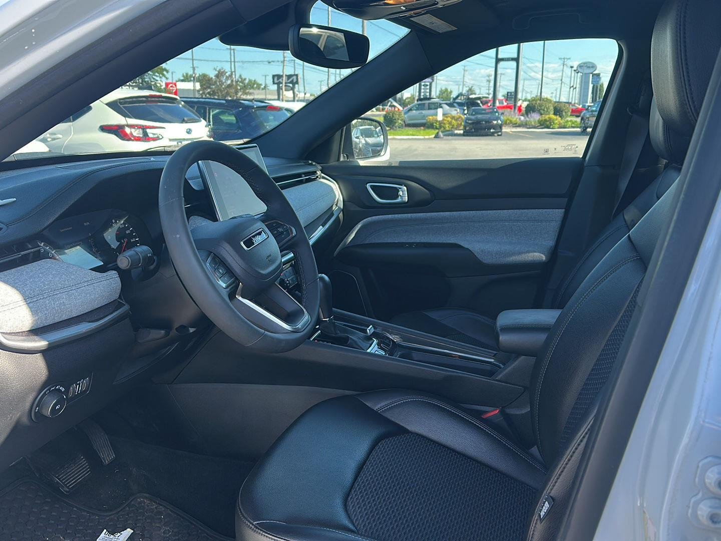 Used 2023 Bright White Clearcoat Jeep Latitude image 7