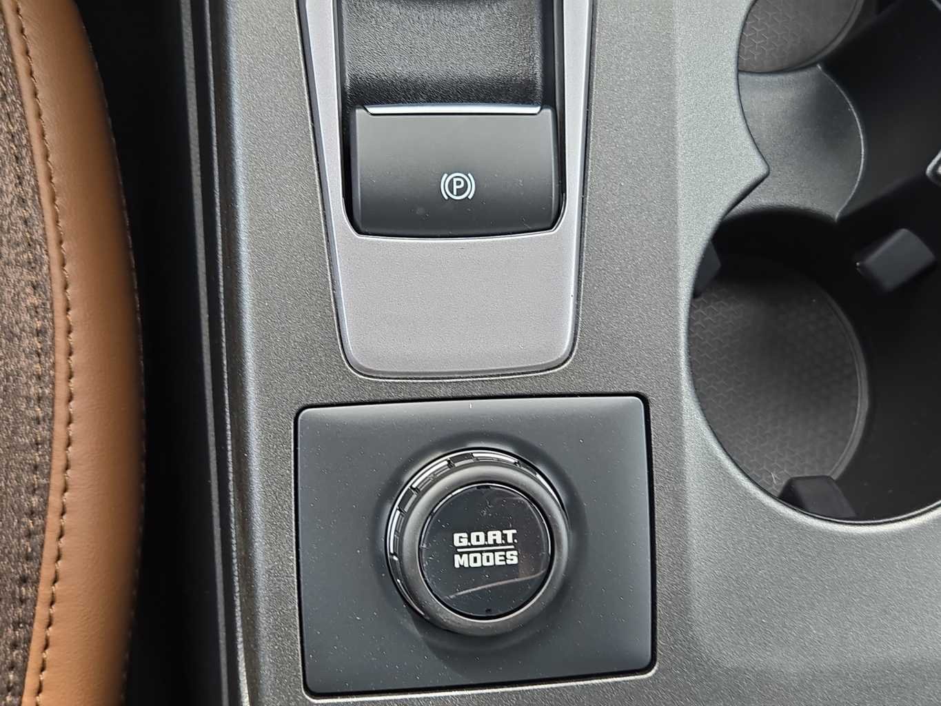 New 2026 Azure Gray Metallic Tri-Coat Ford Outer Banks® image 24