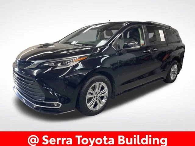 2022 Toyota Sienna Platinum