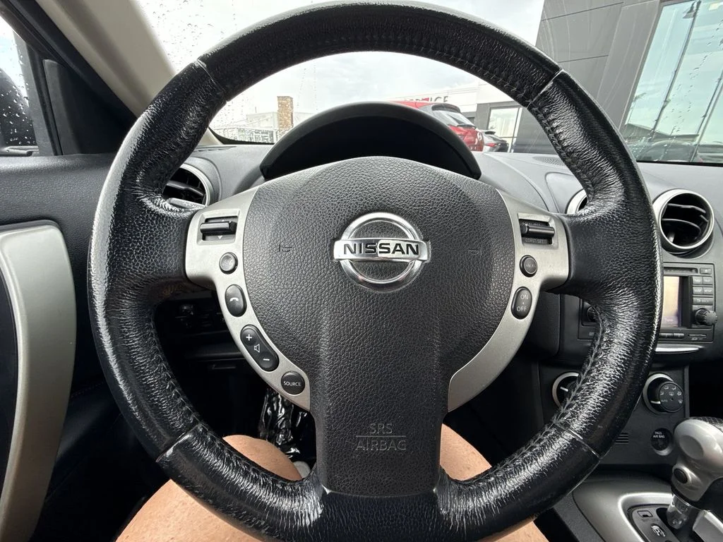 Used 2013 Black Nissan SL image 14