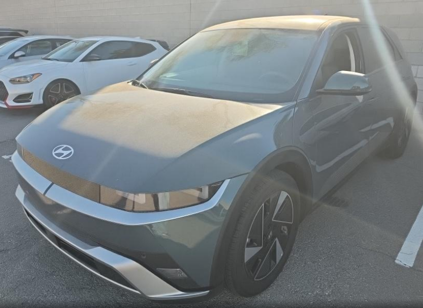 Used 2026 Green Hyundai SEL image 1