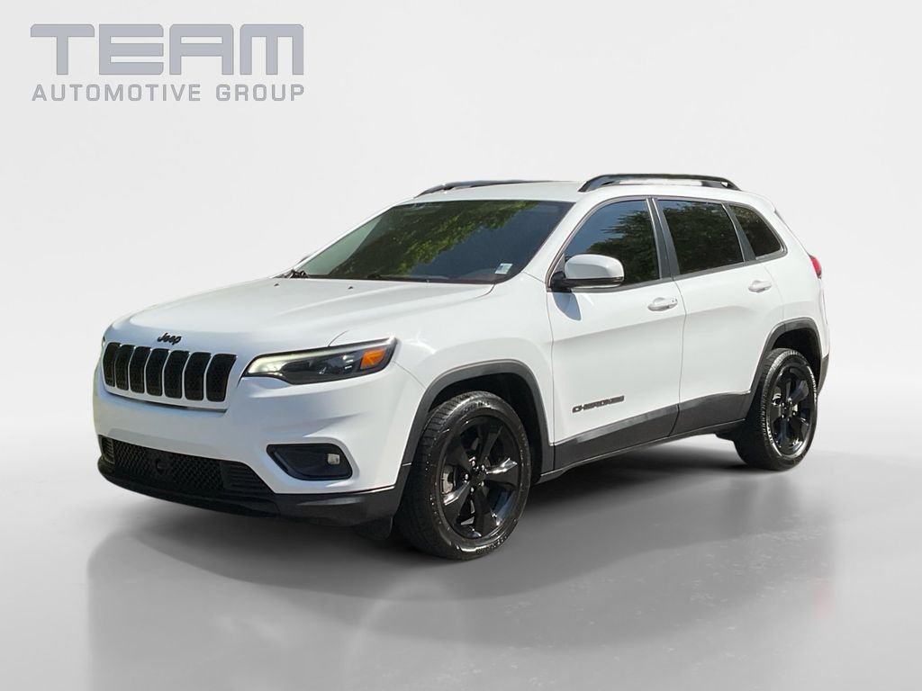 Used 2021 White Jeep Latitude Plus image 3