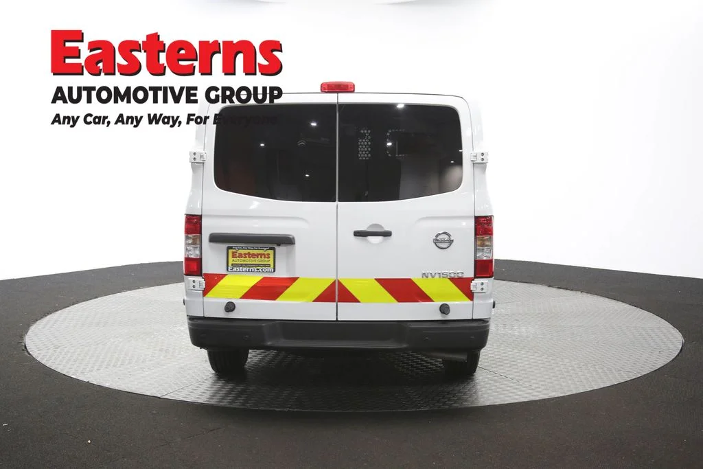 Used 2018 White Nissan SV image 38