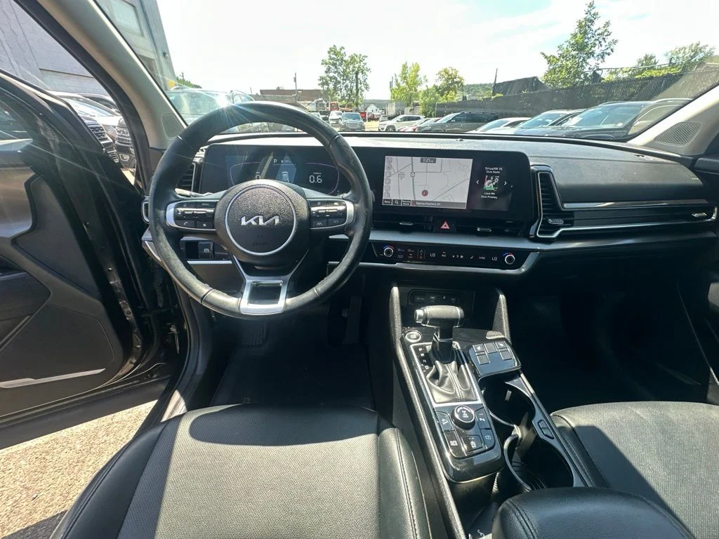 Used 2025 Black Kia EX image 27