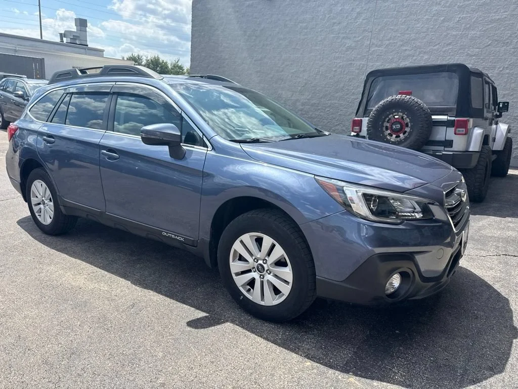 Used 2018 Twilight Blue Metallic Subaru 2.5i Premium image 1