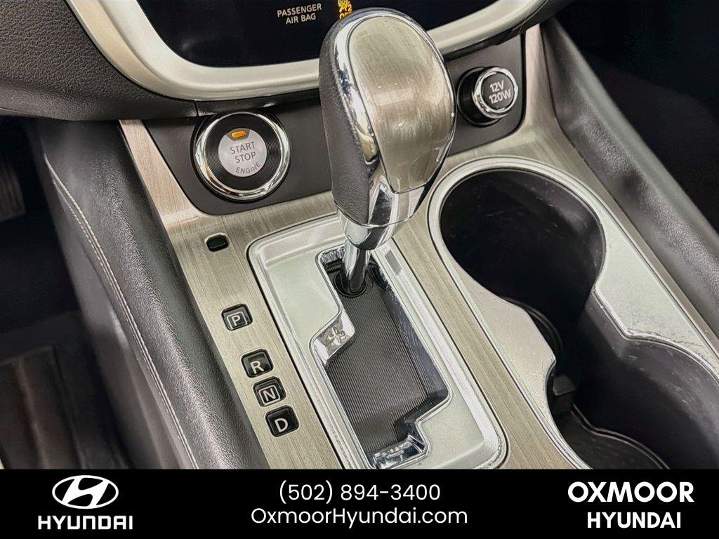 Used 2017 Brilliant Silver Metallic Nissan SL image 17