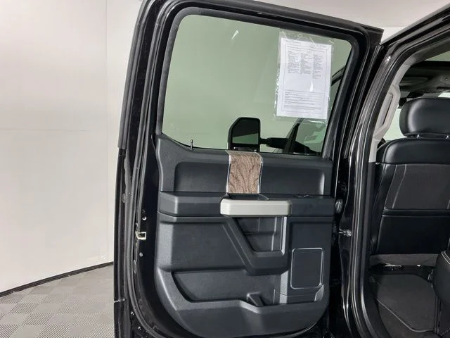 Used 2019 Agate Black Metallic Ford Lariat image 28