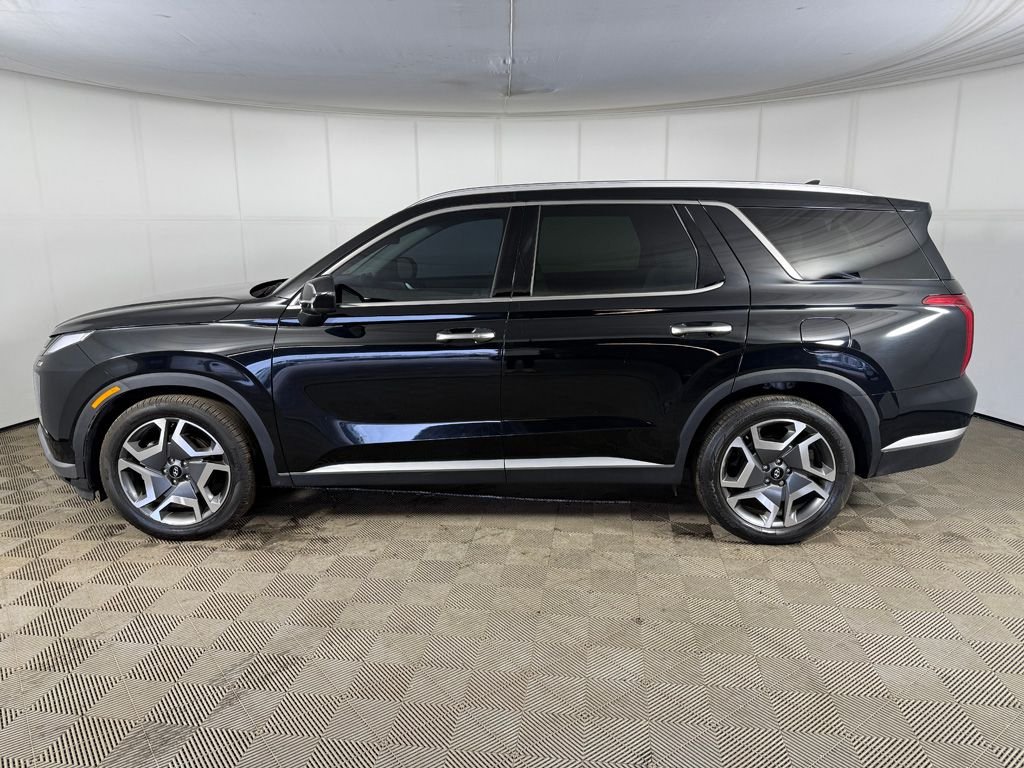 Used 2024 Black Hyundai SEL image 19