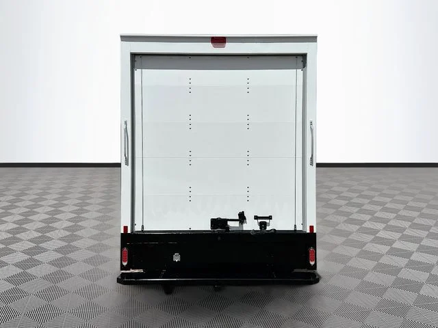 New 2025 Oxford White Ford Base image 5