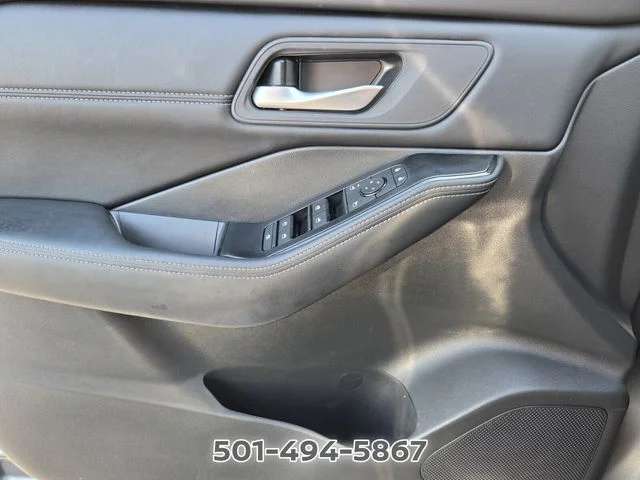Used 2025 Gray Nissan SV image 27