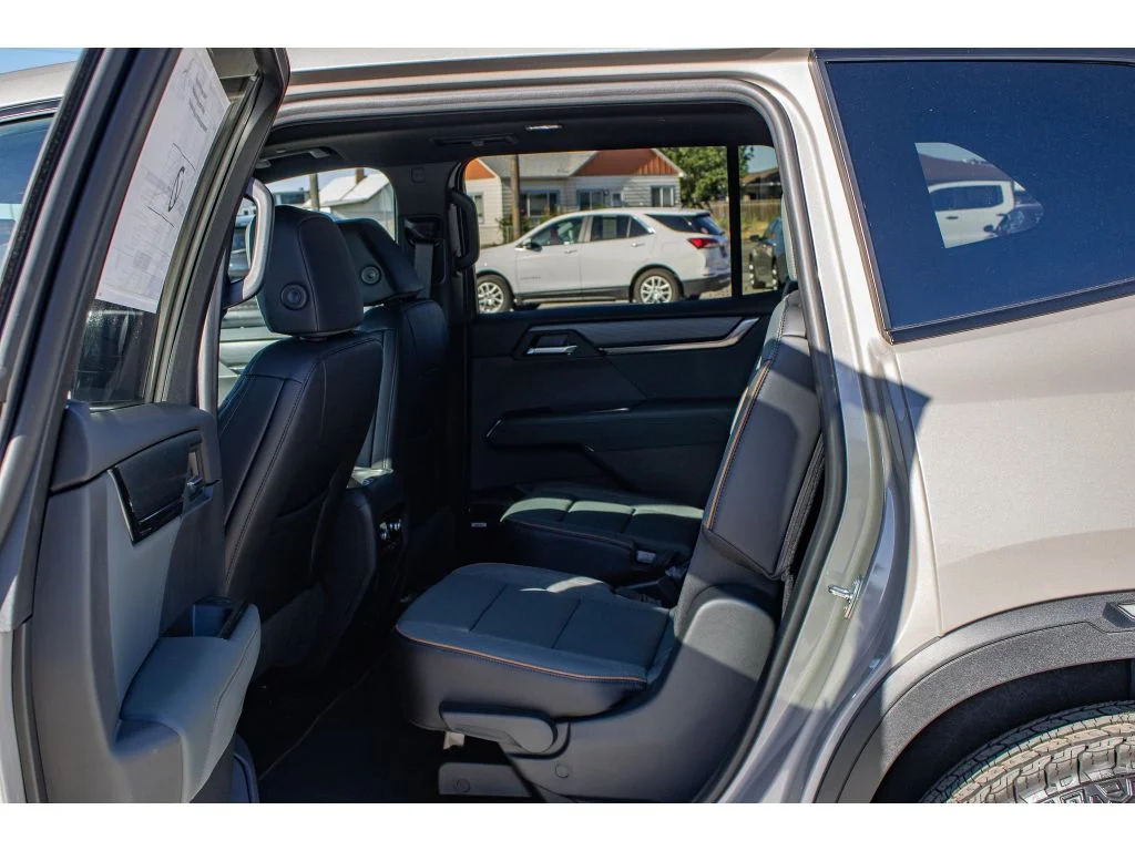 New 2026 RIVERSTONE METALLIC GMC AWD AT4 image 20