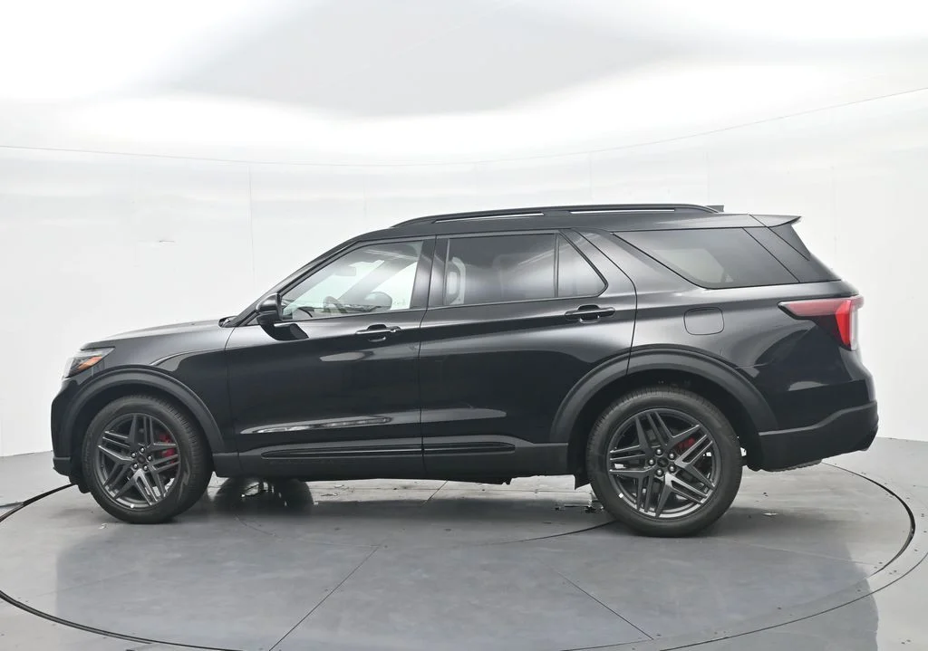 New 2026 Agate Black Metallic Ford ST image 10
