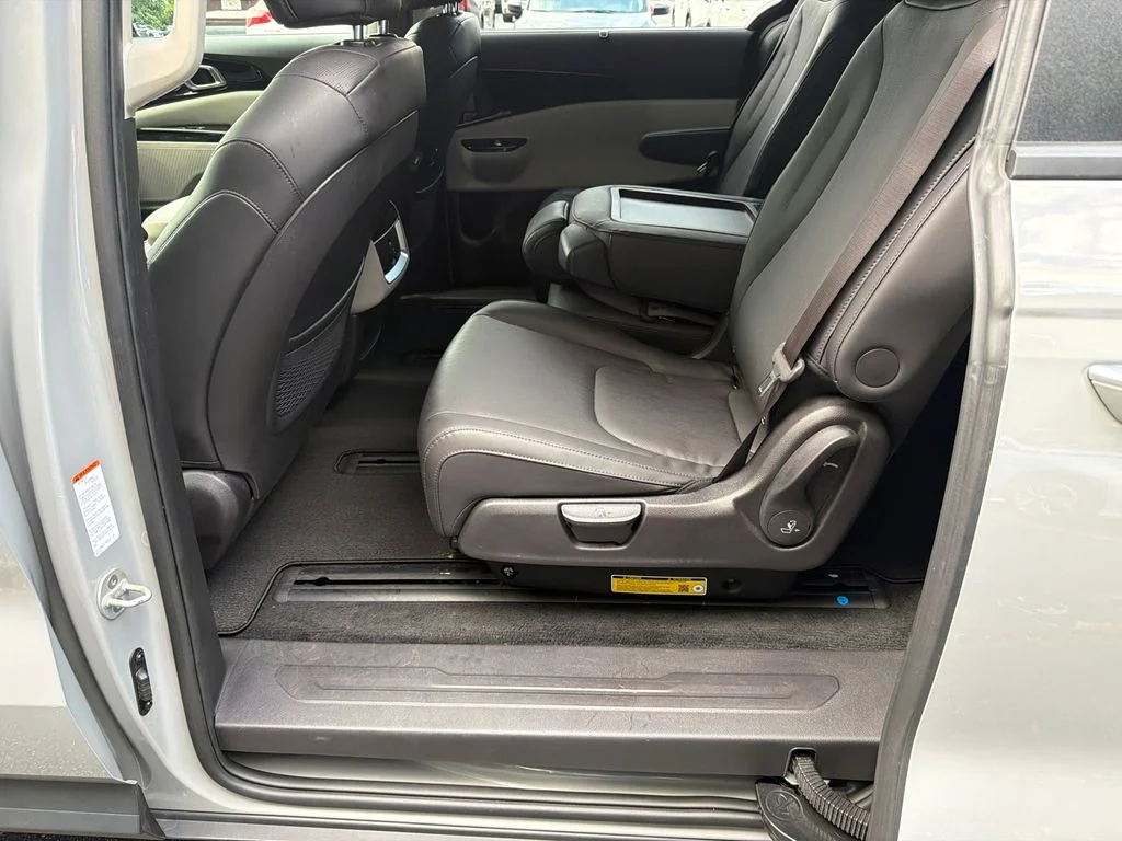 Used 2024 White Kia EX image 20
