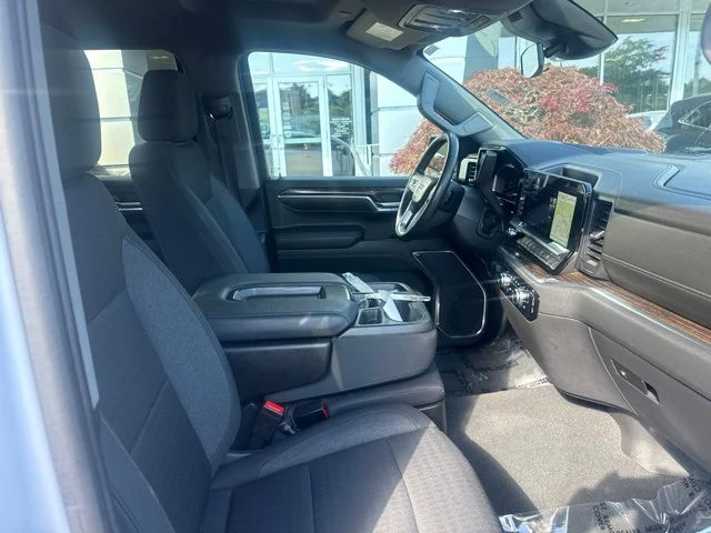 Used 2023 White GMC SLE image 25