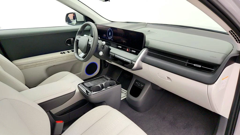 Used 2025 Cyber Gray Hyundai Limited AWD image 25