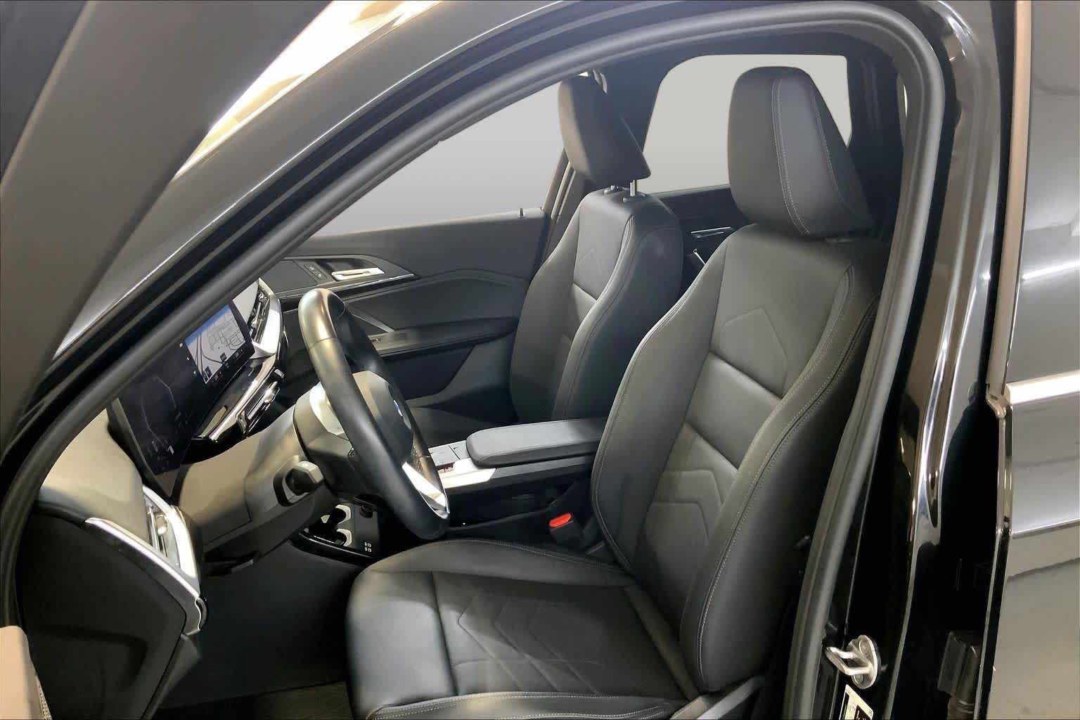 Used 2023 Black Sapphire Metallic BMW xDrive28i image 7