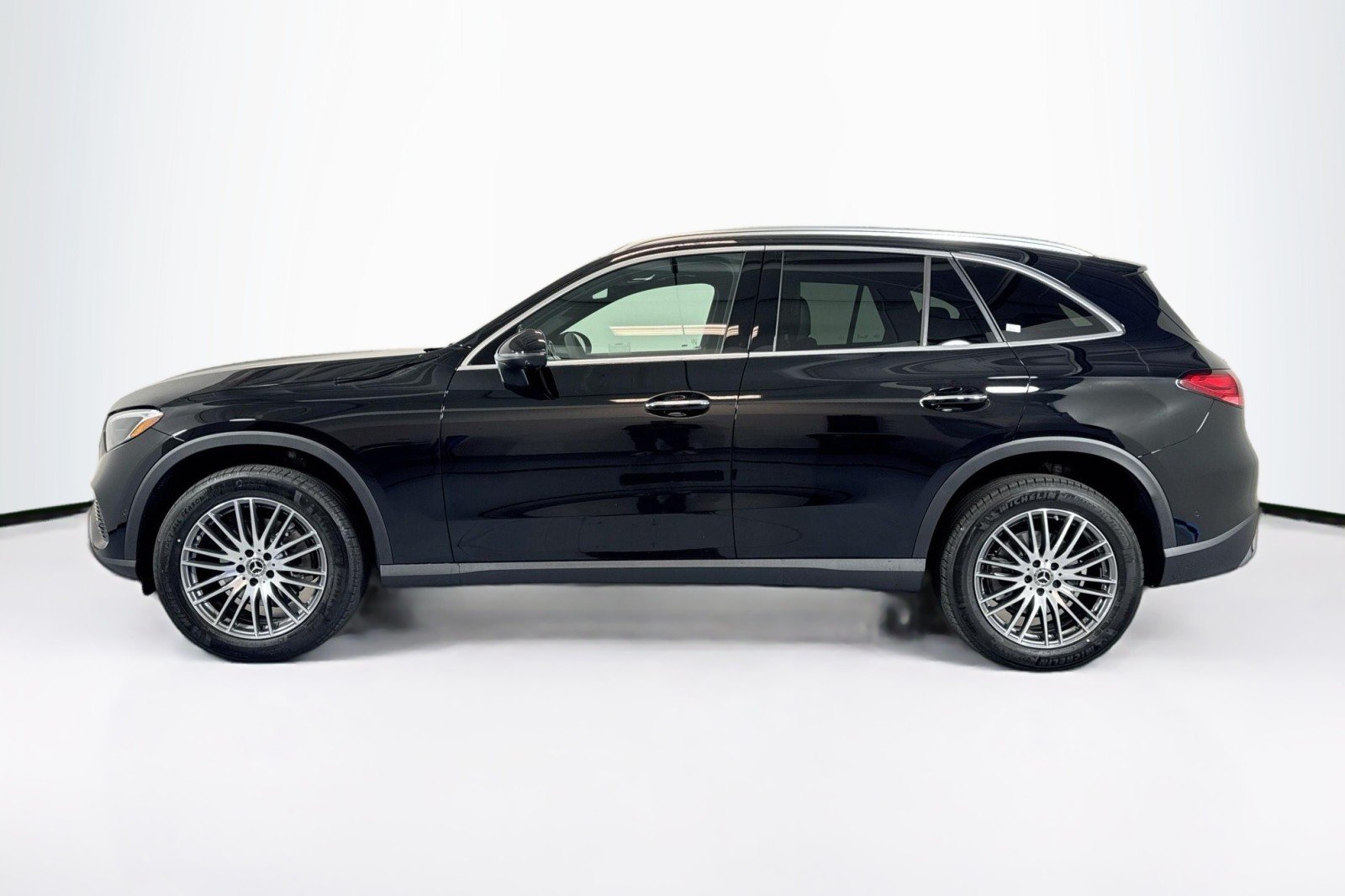 New 2026 Black Mercedes-Benz GLC 300 SUV image 8
