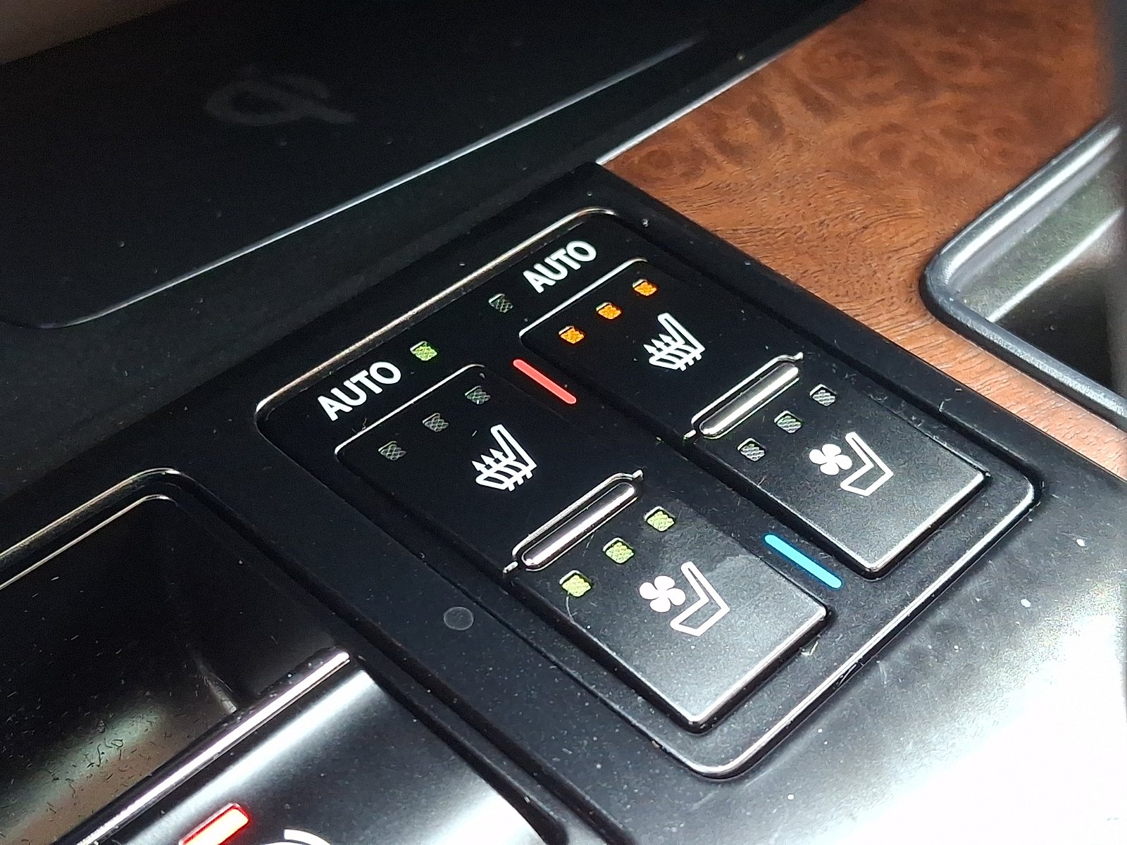 Certified Used 2022 CAVIAR Lexus AWD image 24
