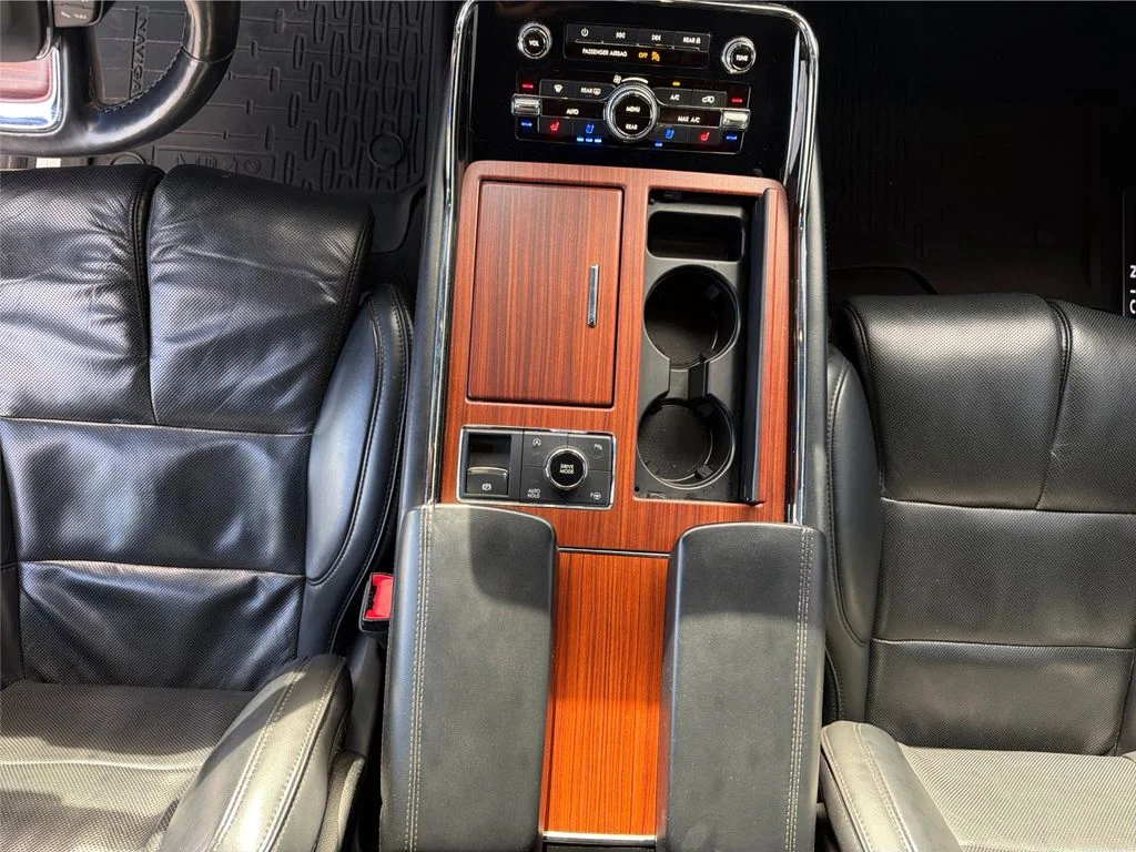 Used 2019 Black Metallic Lincoln Reserve image 12