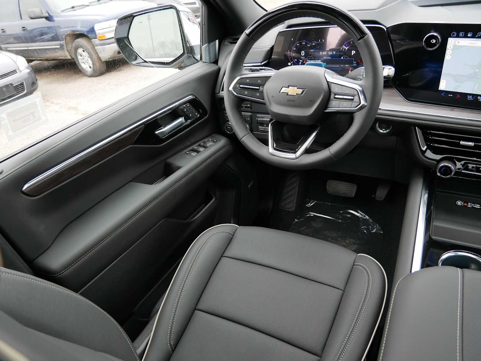 2026 Chevrolet Suburban Premier - Photo 13
