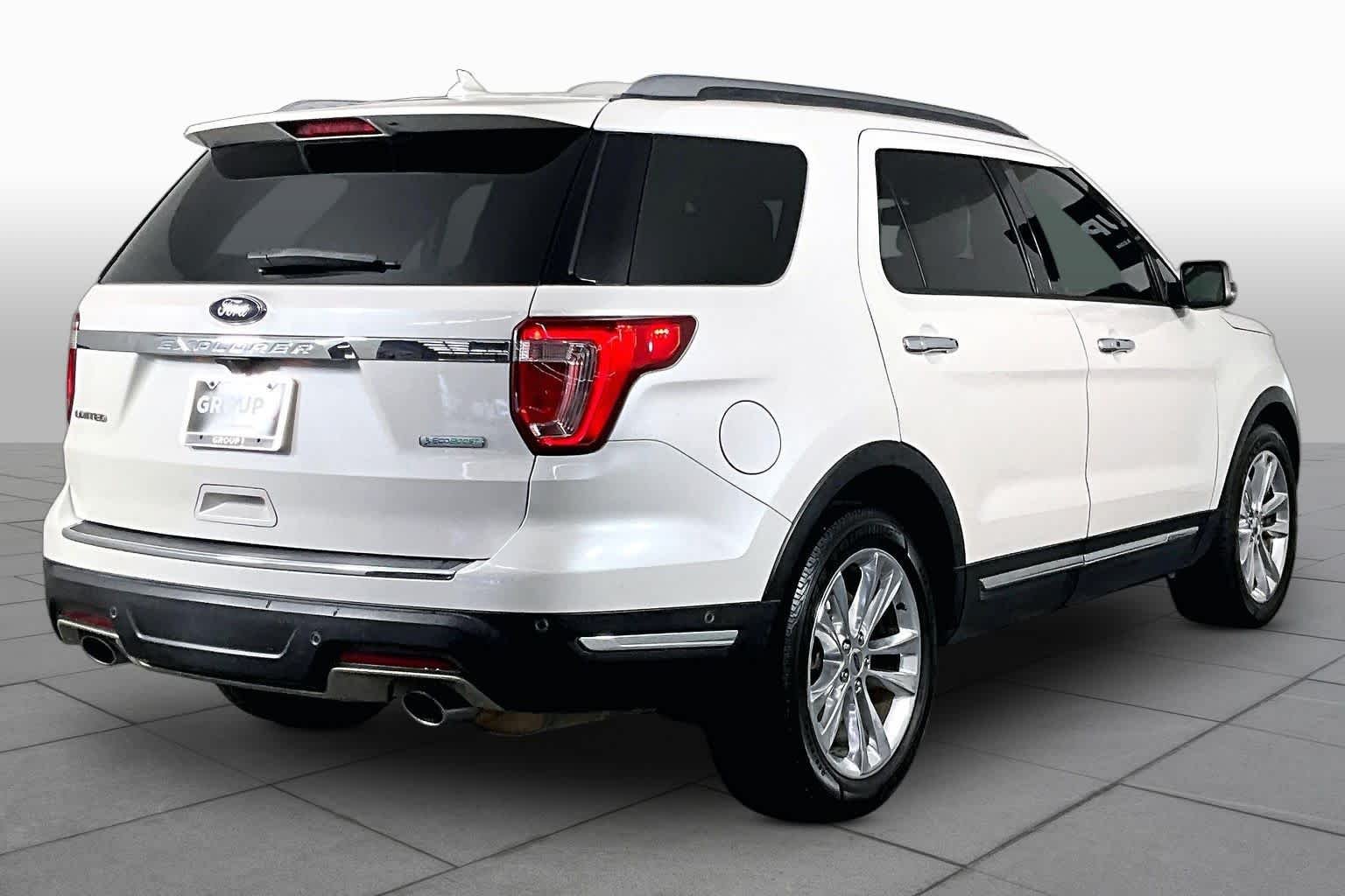 Used 2018 White Platinum Metallic Tri-Coat Ford Limited image 11