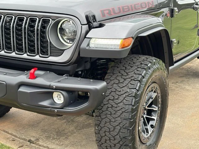 New 2026 Granite Crystal Metallic Clear-Coat Exterior Paint Jeep Rubicon X image 11