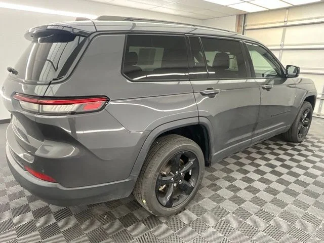 Used 2023 Gray Jeep Altitude image 24