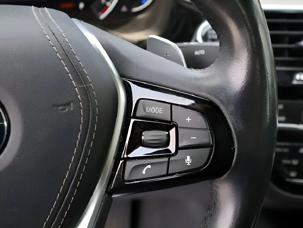 Used 2019 Gray BMW 530i xDrive image 35