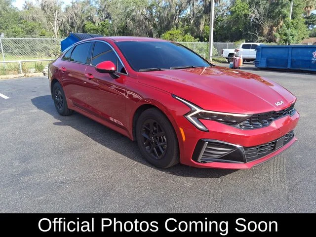 Used 2025 Red Kia LXS image 1