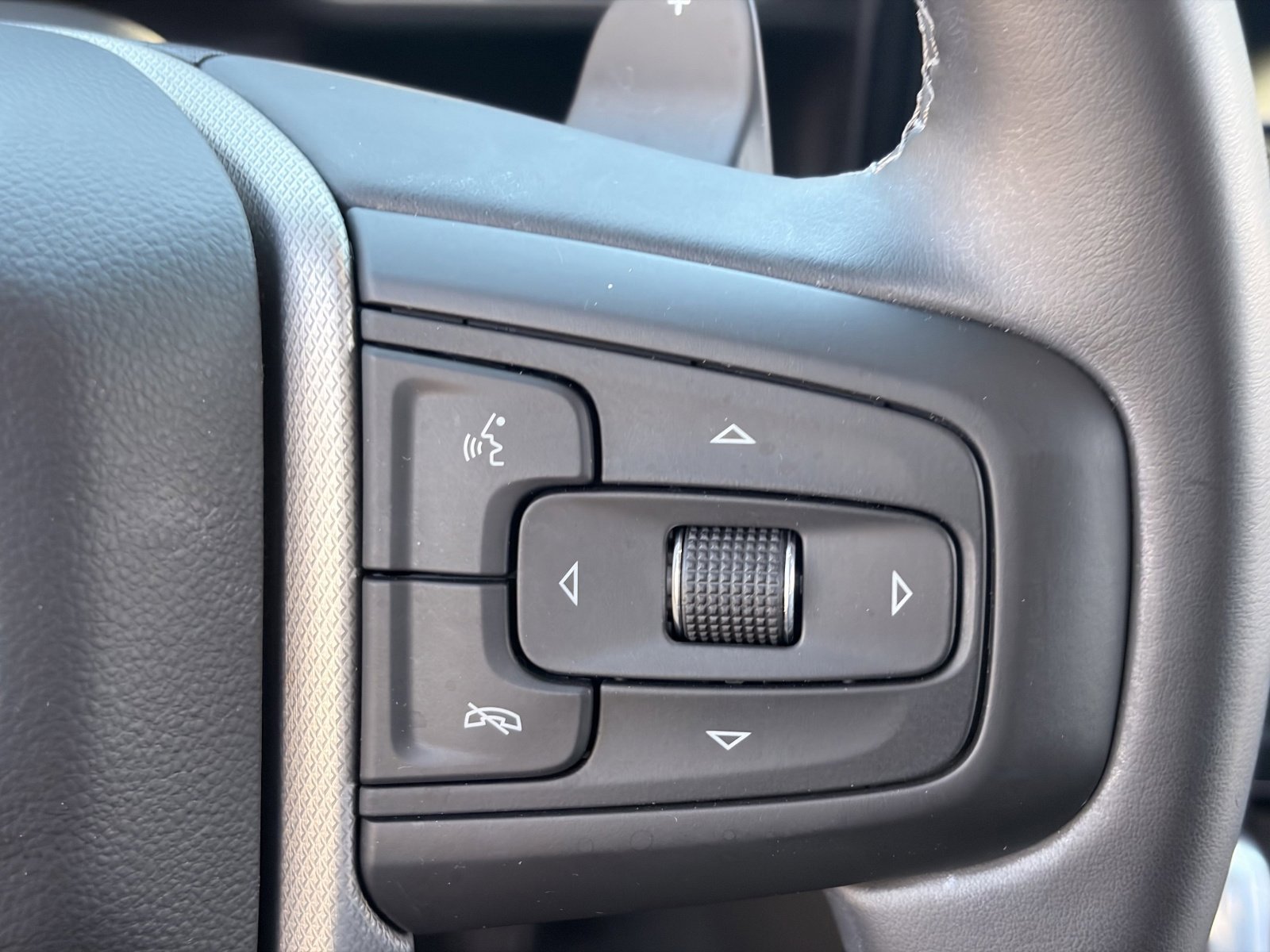 Used 2025 Sterling Metallic GMC Denali image 22