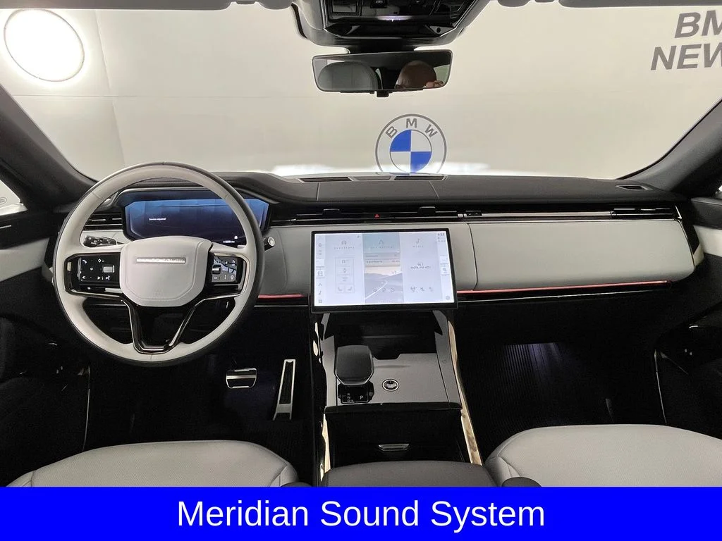 Used 2024 Gray Land Rover Dynamic SE image 8