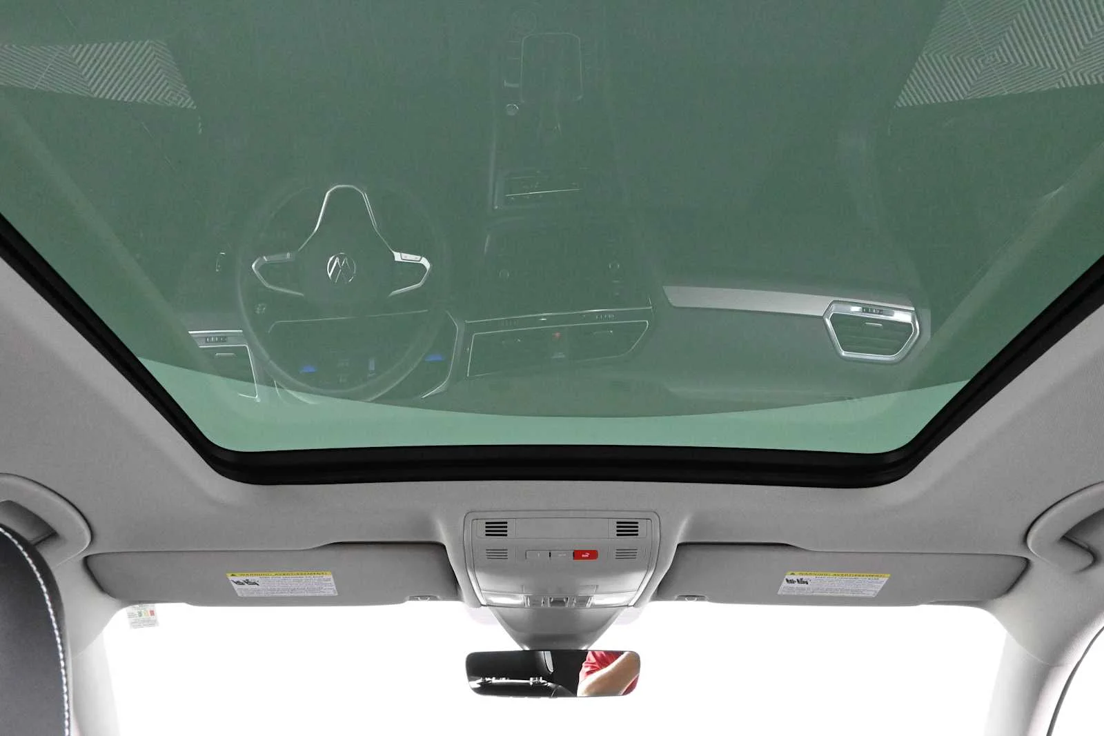 Certified Used 2022 Deep Black Pearl Volkswagen SE image 4