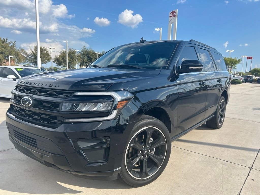 Used 2022 Black Ford Limited image 1