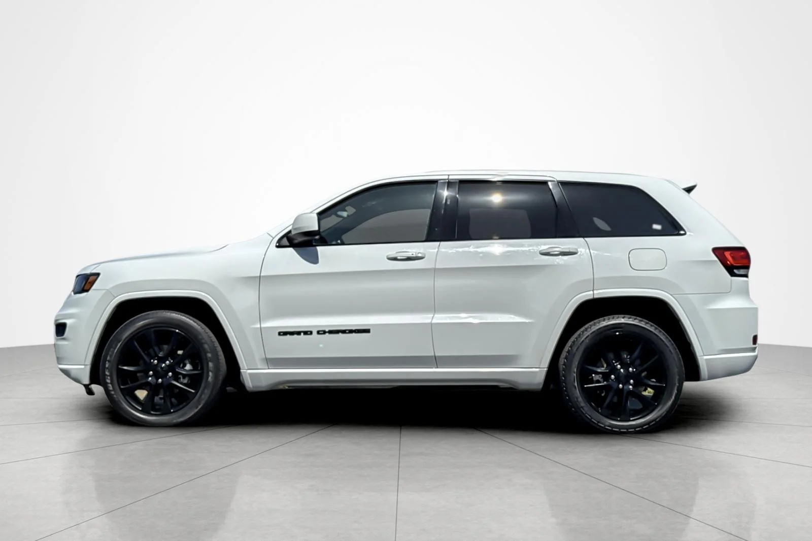 Used 2020 WHITE Jeep Altitude image 2
