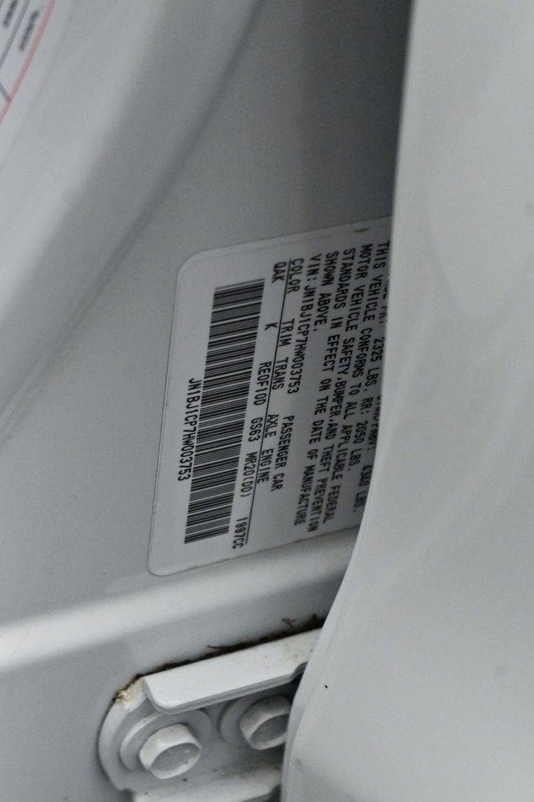 Used 2017 Glacier White Nissan SV image 35