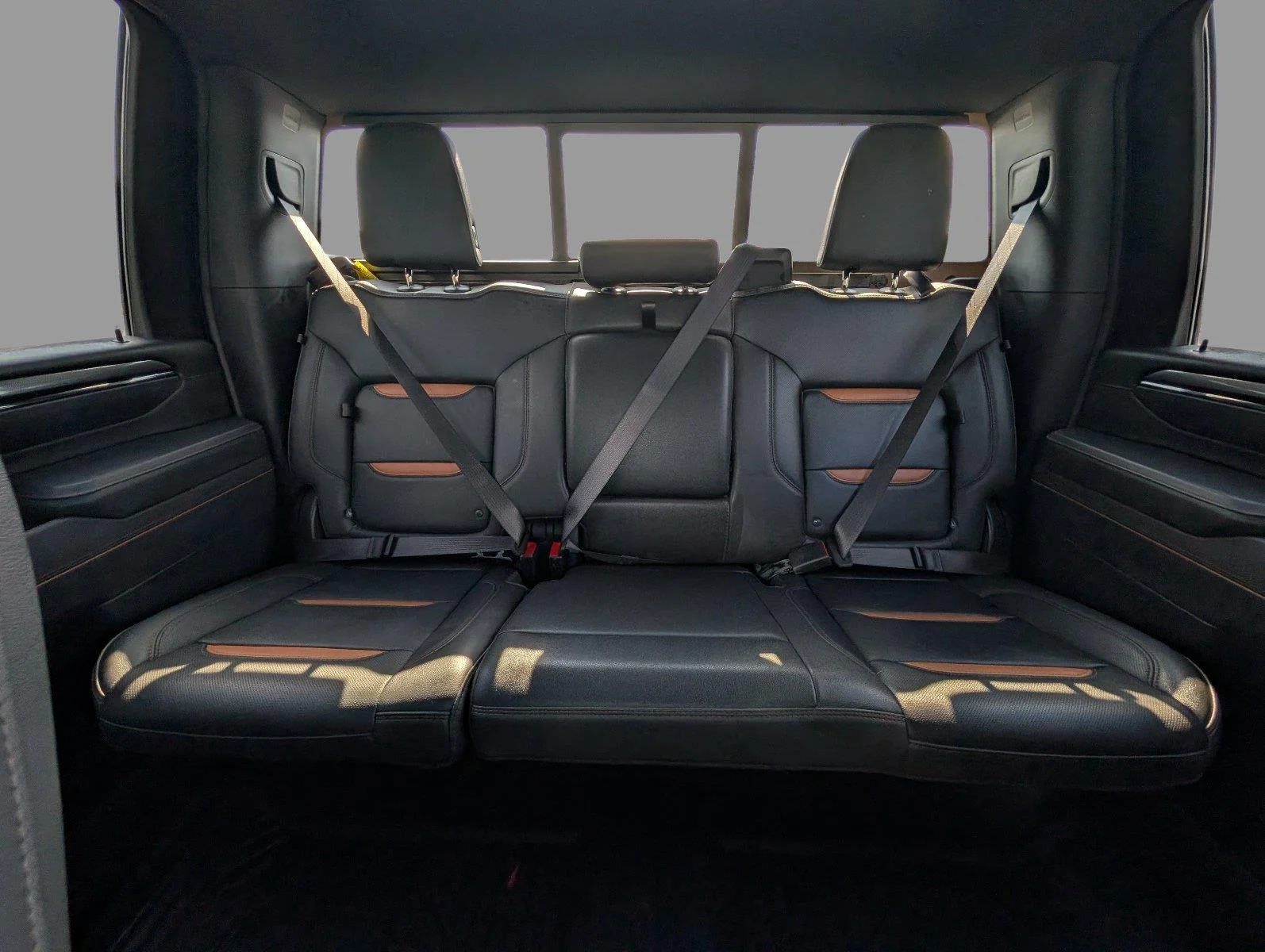 Used 2025 Summit White GMC AT4 image 15