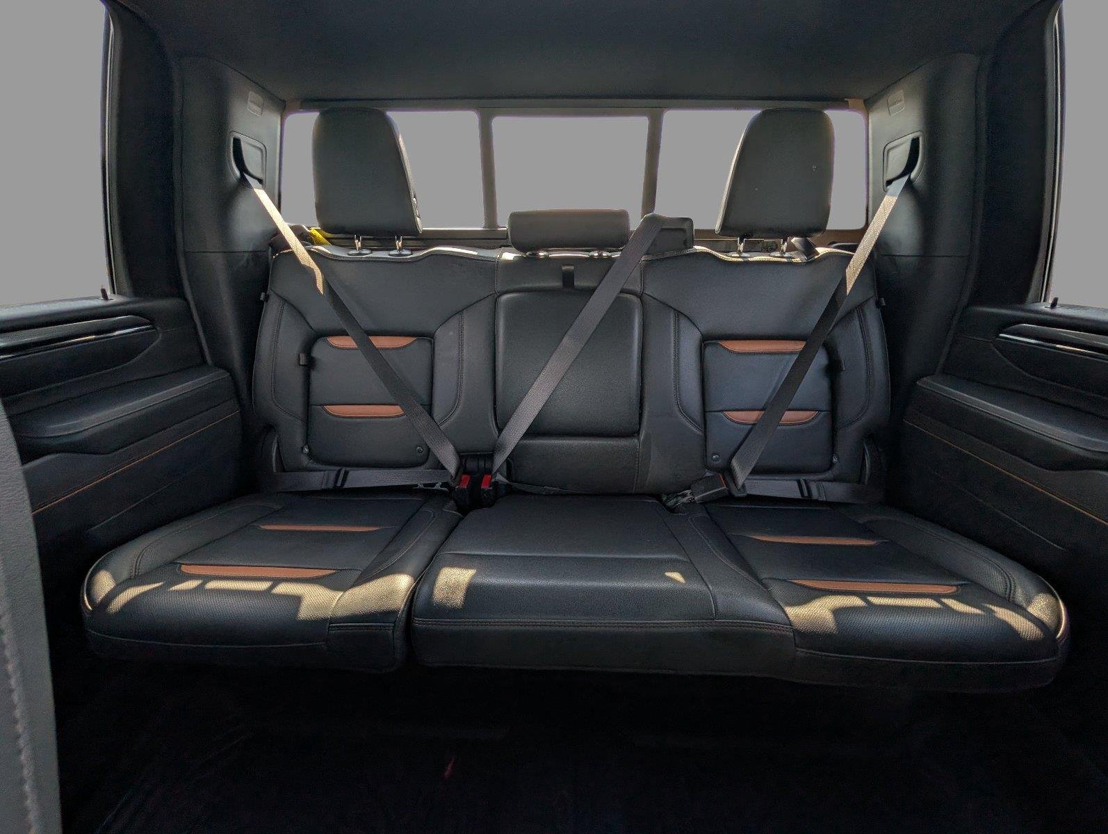 Used 2025 Summit White GMC AT4 image 15