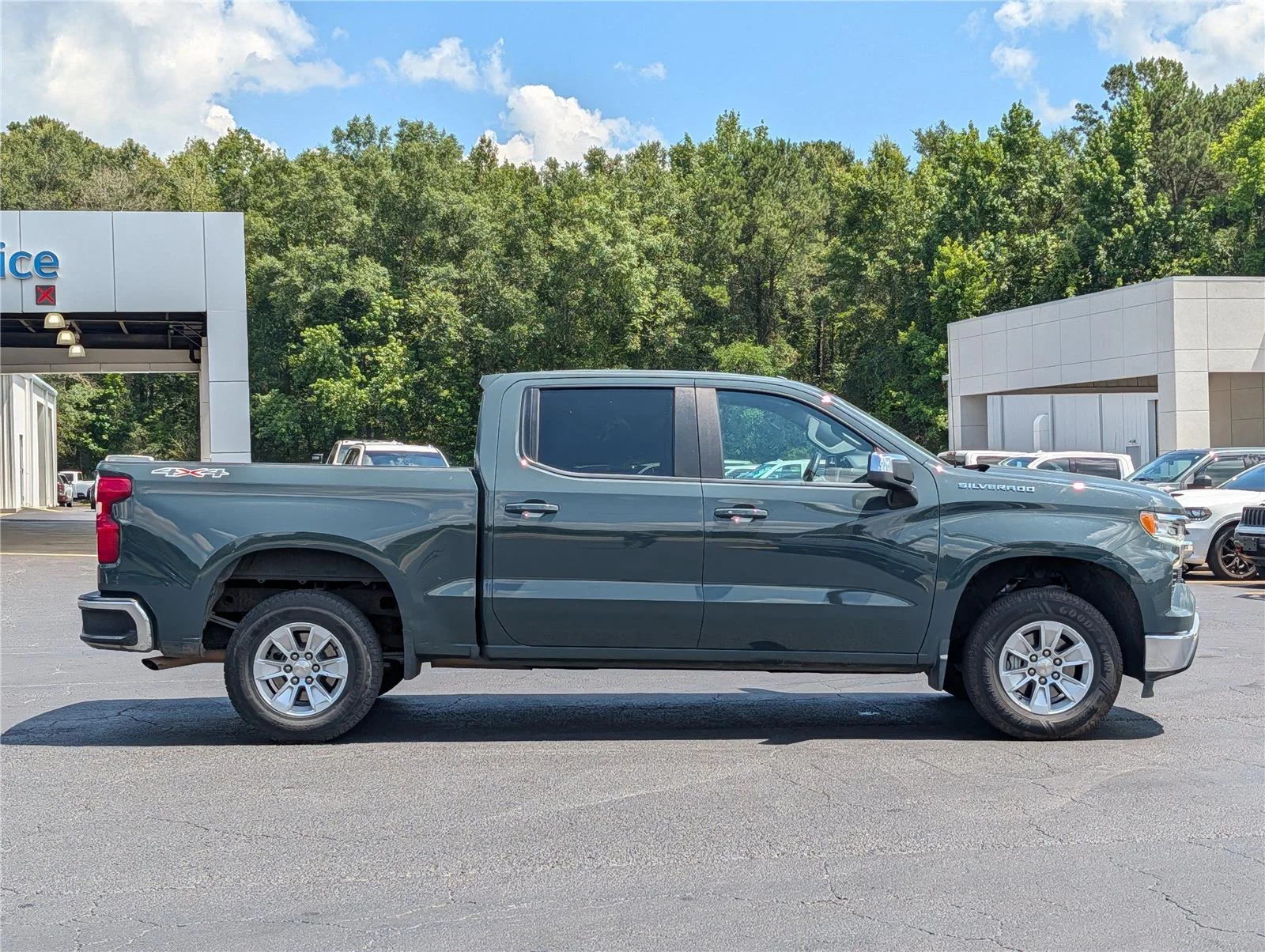 Used 2025 Cypress Gray Chevrolet LT image 7
