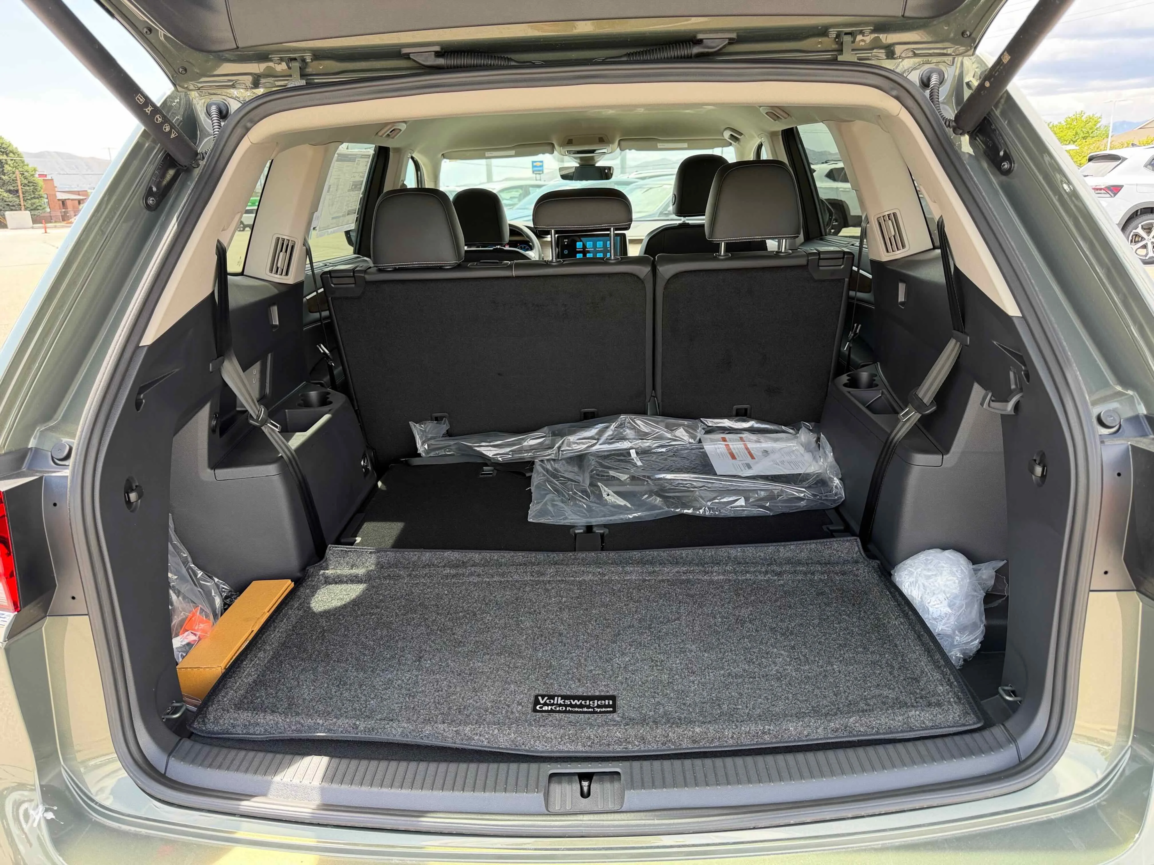 New 2026 Green Volkswagen 2.0T SE w/Technology image 30