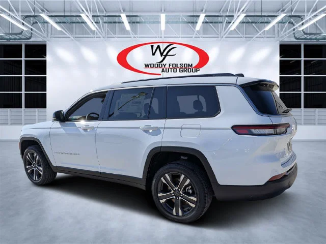 New 2027 White Jeep Limited image 5