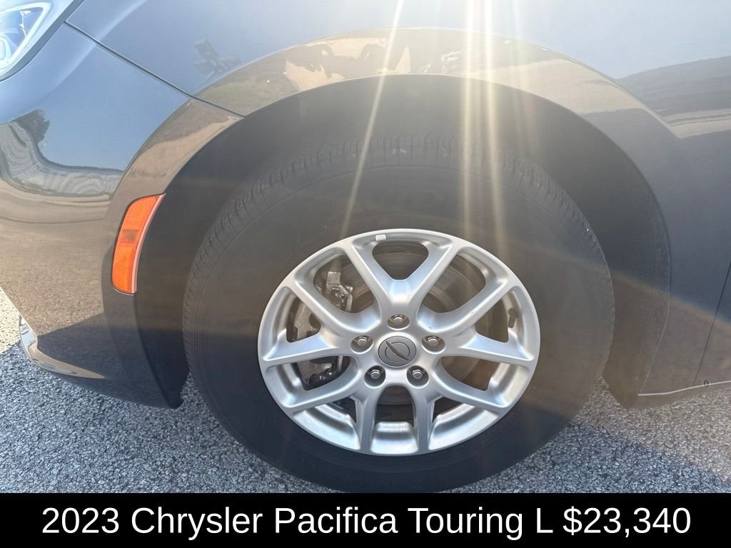 Used 2023 Crystal Metallic Chrysler Touring L image 9