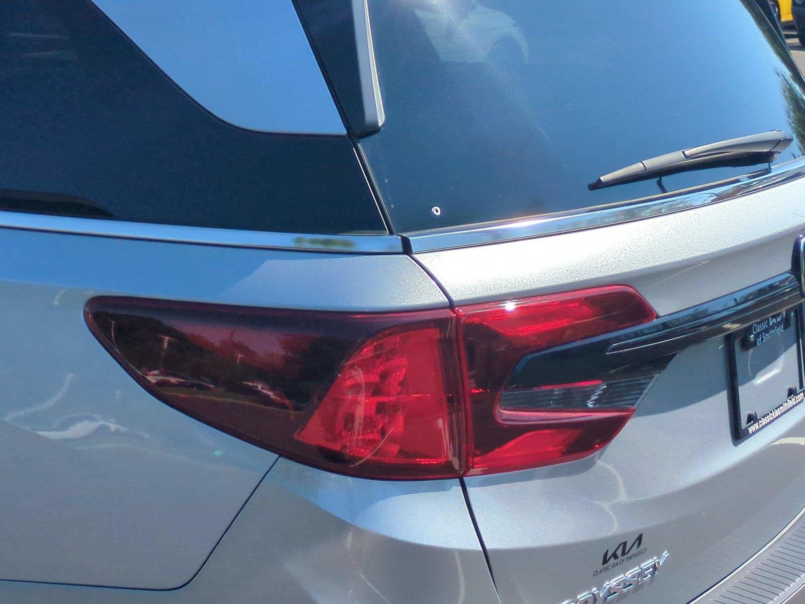 Used 2025 Solar Silver Metallic Honda Touring image 12