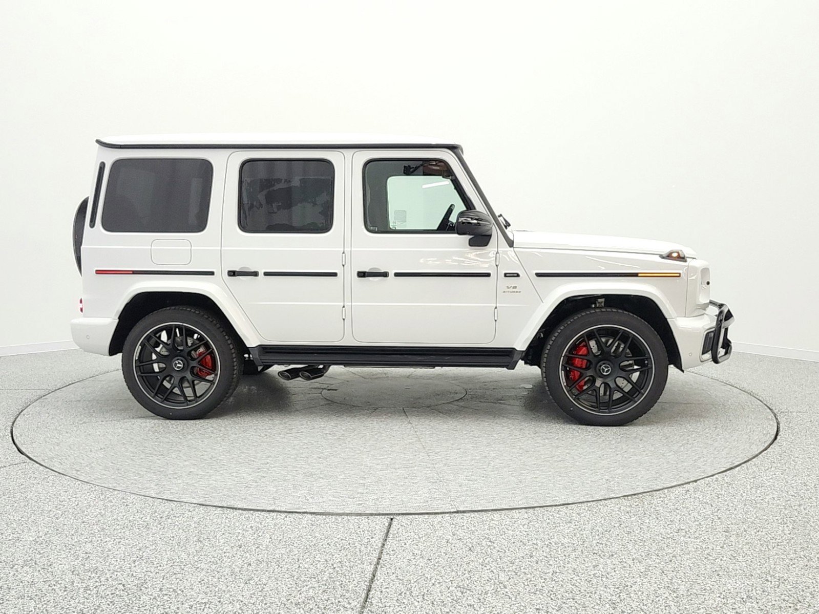 New 2026 MANUFAKTUR Moonlight White Metallic Mercedes-Benz AMG® G 63 SUV image 27